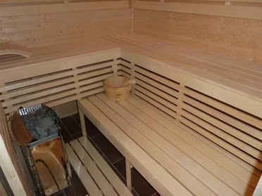 Custom-made sauna benches