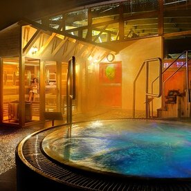 wellness Finnish sauna outdoor pool